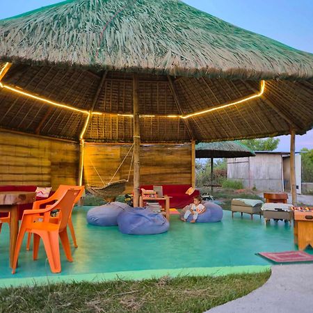 מואלבואל Nirvana Bamboo Houses & Dive Resort מראה חיצוני תמונה