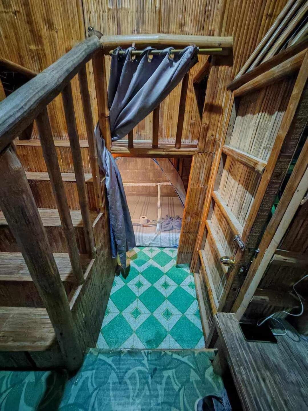 מואלבואל Nirvana Bamboo Houses & Dive Resort מראה חיצוני תמונה