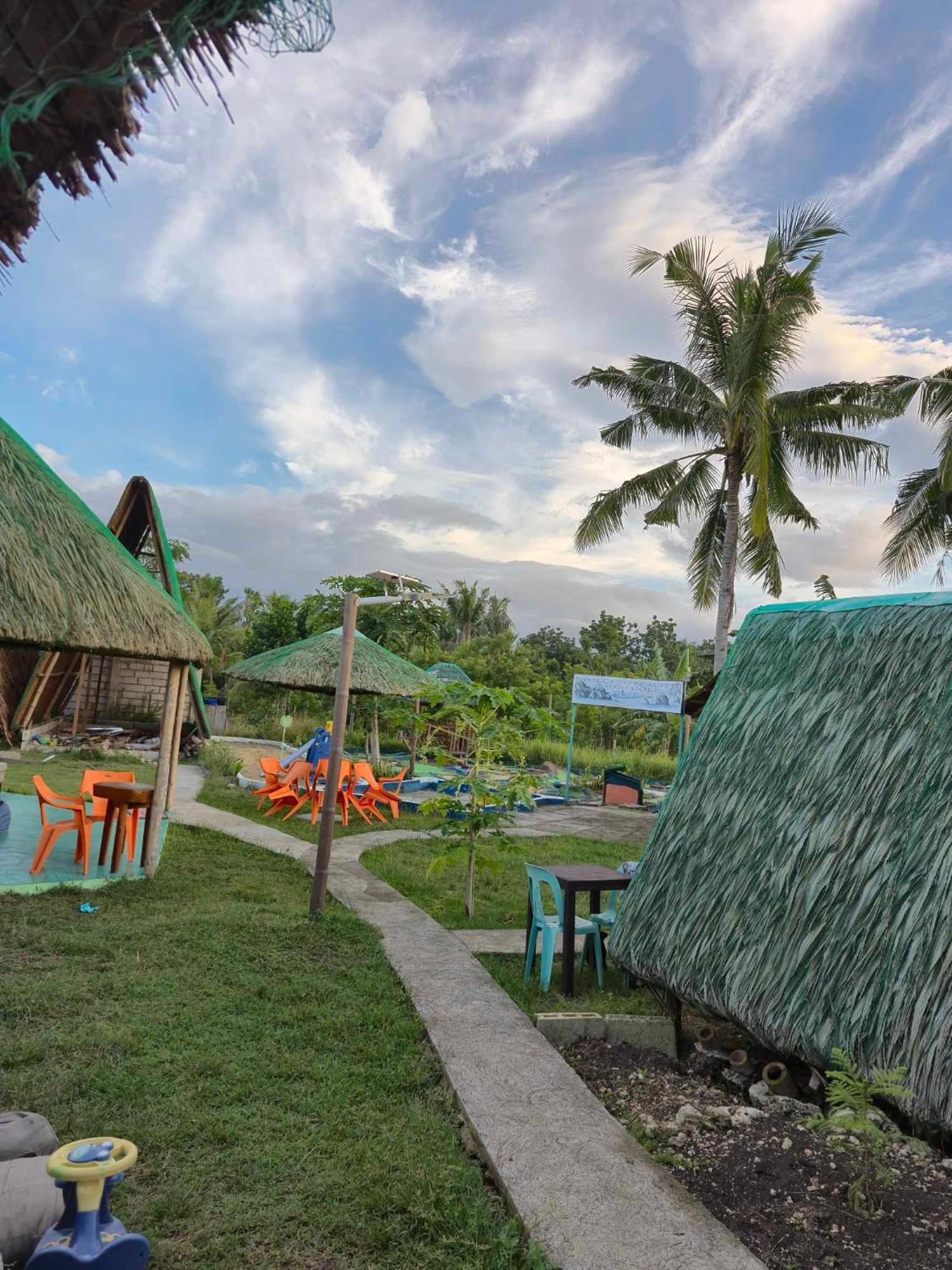 מואלבואל Nirvana Bamboo Houses & Dive Resort מראה חיצוני תמונה