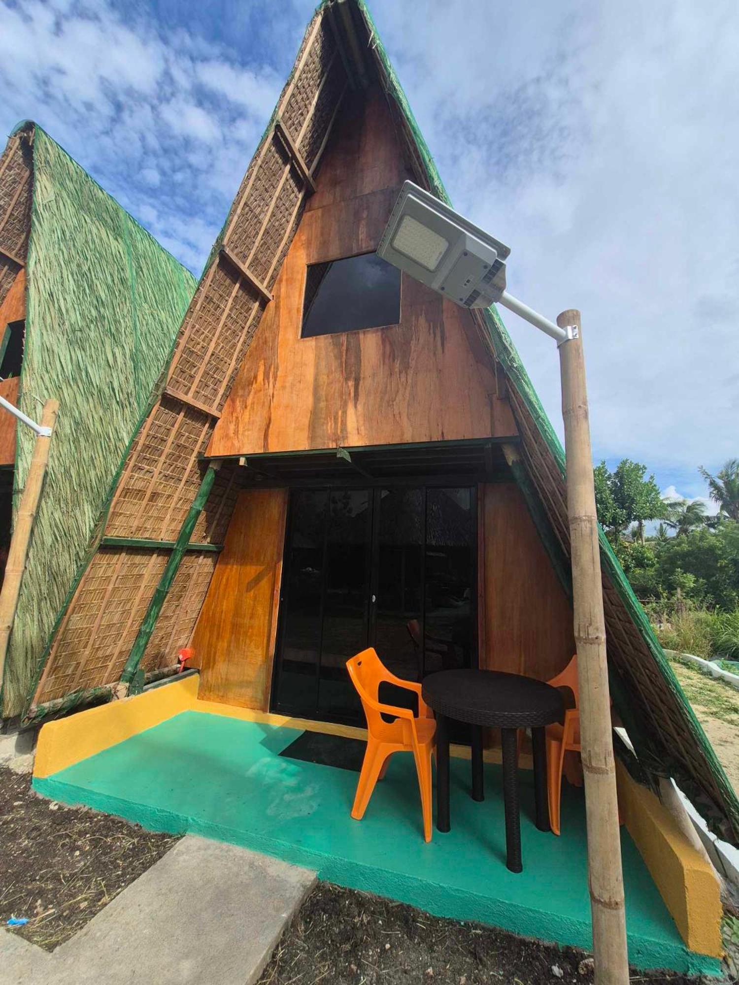 מואלבואל Nirvana Bamboo Houses & Dive Resort מראה חיצוני תמונה