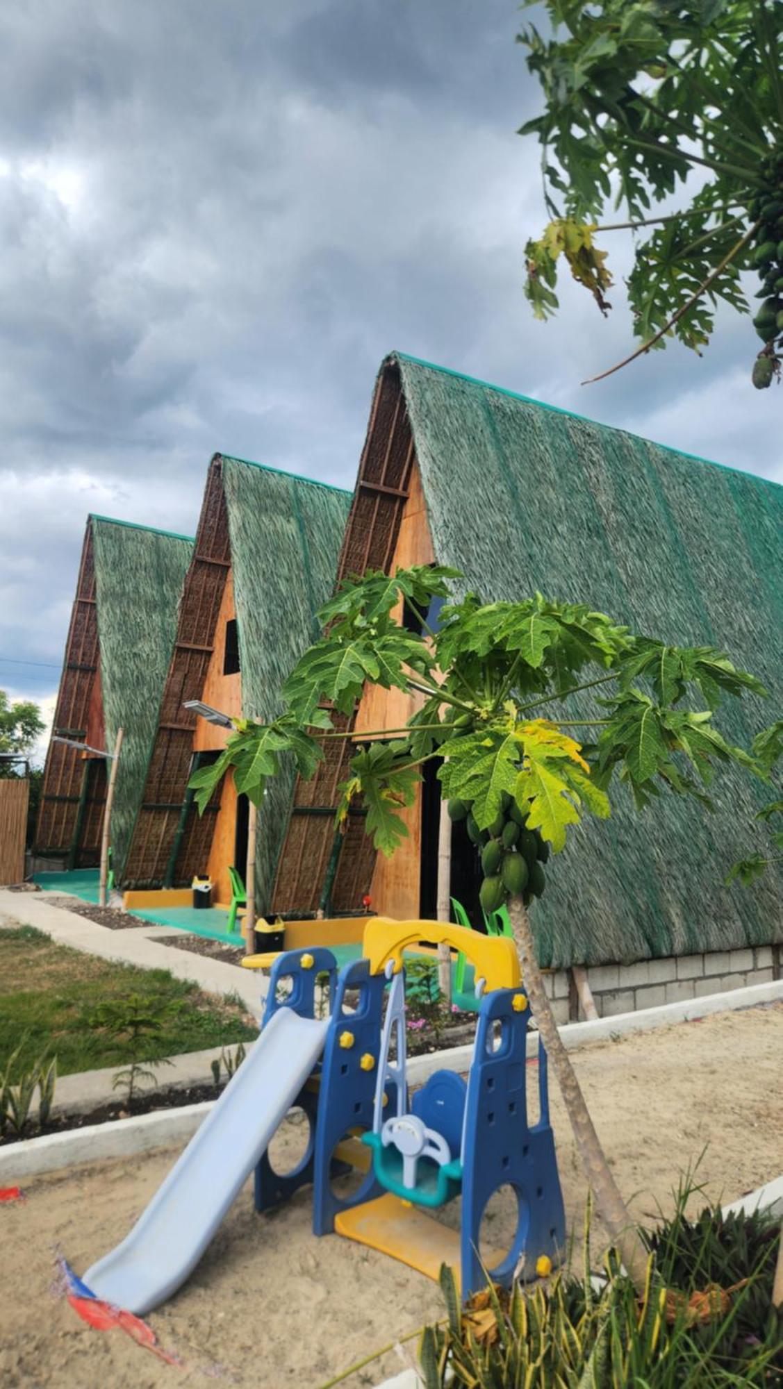 מואלבואל Nirvana Bamboo Houses & Dive Resort מראה חיצוני תמונה